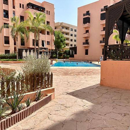 Oasis De Detente Avec Terrasse Et Vue Sur Piscine Marrakesh Luaran gambar