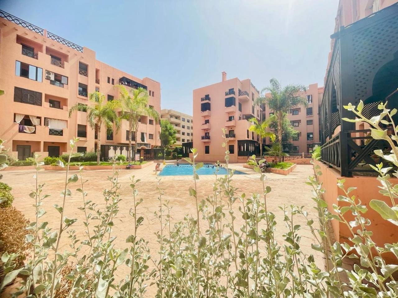 Oasis De Detente Avec Terrasse Et Vue Sur Piscine Marrakesh Luaran gambar